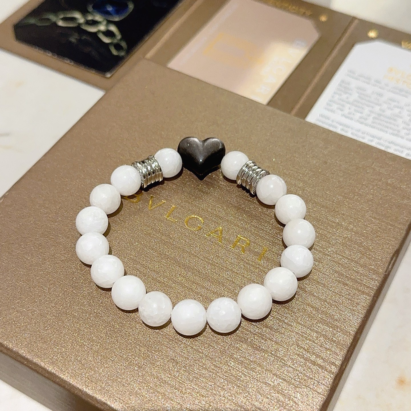 Bvlgari 宝格丽手链V金材质 BVLGARI宝格丽 DIVAS‘ DREAM 系列天然白砗磲手链品相完美