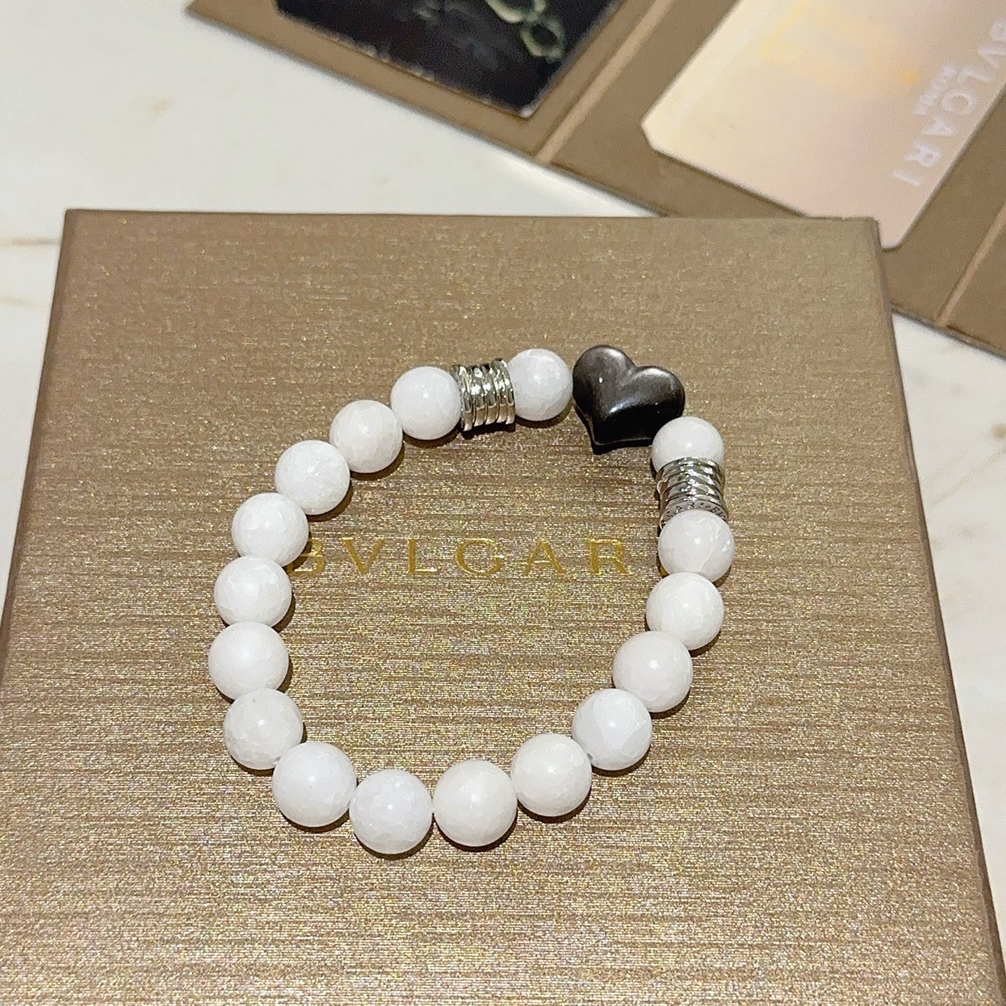 Bvlgari 宝格丽手链V金材质 BVLGARI宝格丽 DIVAS‘ DREAM 系列天然白砗磲手链品相完美