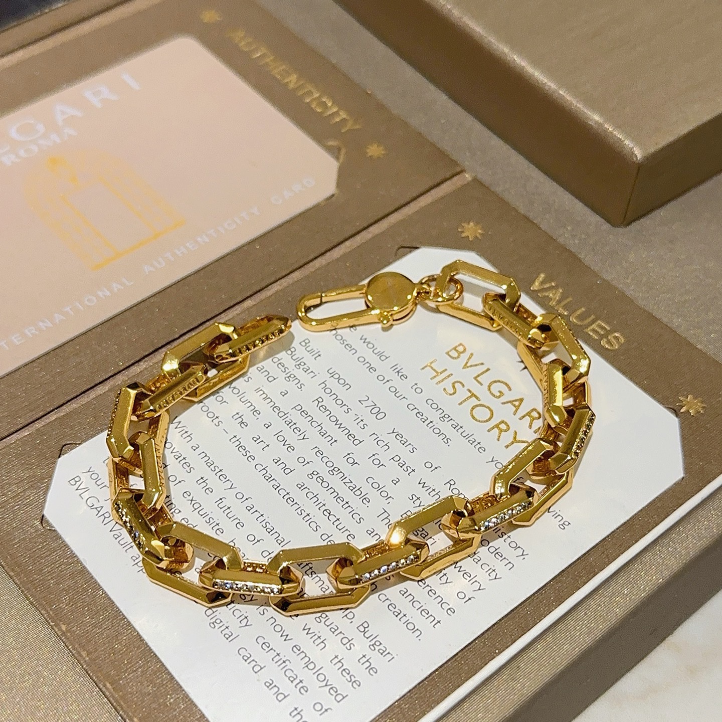 Bvlgari 宝格丽手链V金材质 BVLGARI宝格丽 DIVAS‘ DREAM 系列 品相完美
