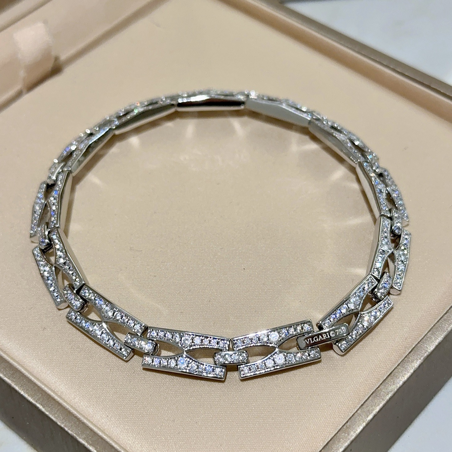Bvlgari 宝格丽手链V金材质 BVLGARI宝格丽 DIVAS‘ DREAM 系列 品相完美