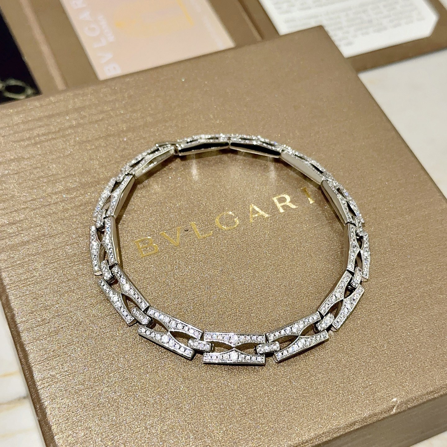 Bvlgari 宝格丽手链V金材质 BVLGARI宝格丽 DIVAS‘ DREAM 系列 品相完美