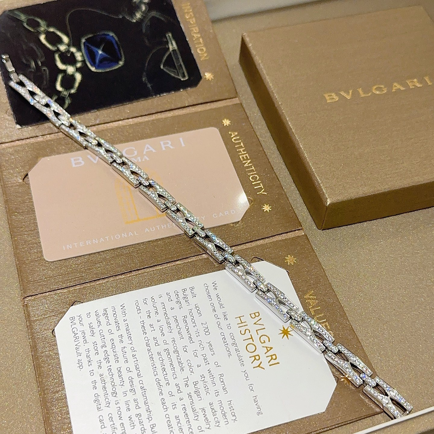 Bvlgari 宝格丽手链V金材质 BVLGARI宝格丽 DIVAS‘ DREAM 系列 品相完美