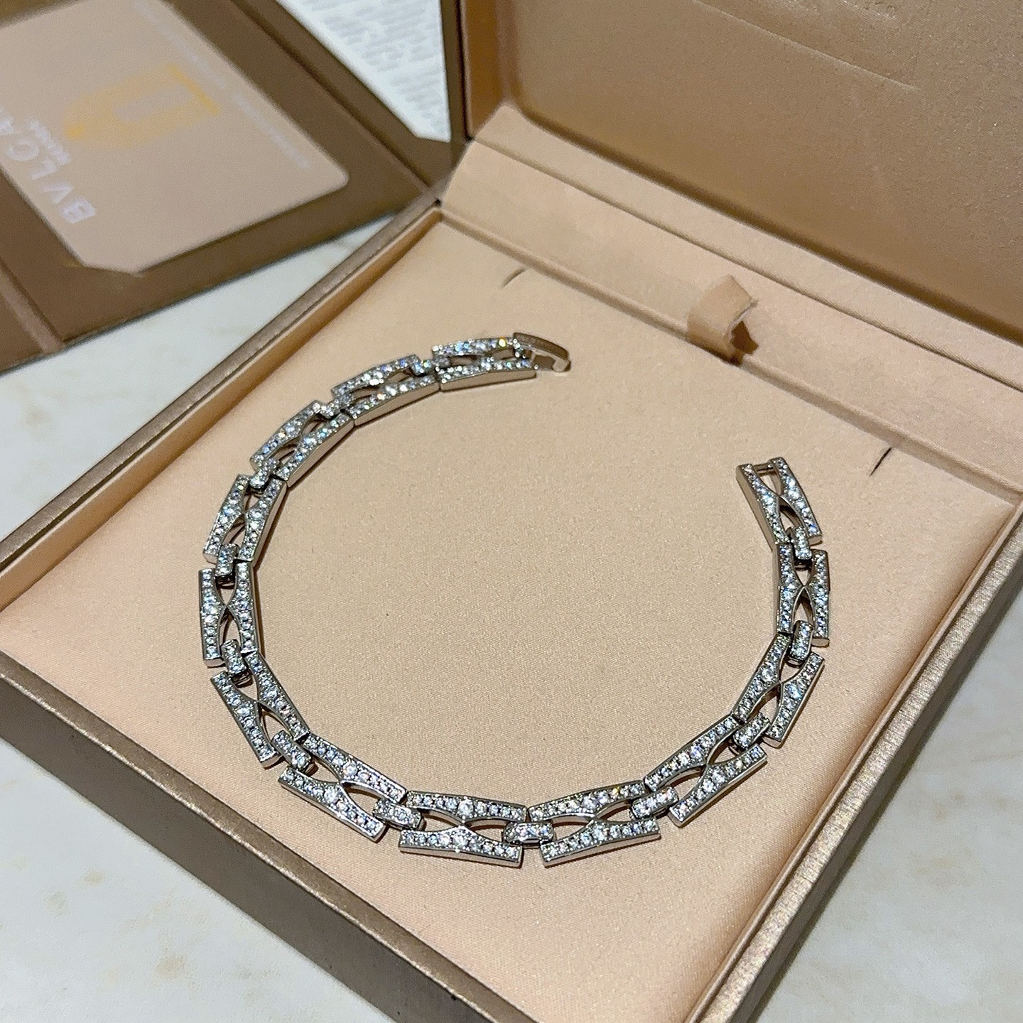 Bvlgari 宝格丽手链V金材质 BVLGARI宝格丽 DIVAS‘ DREAM 系列 品相完美