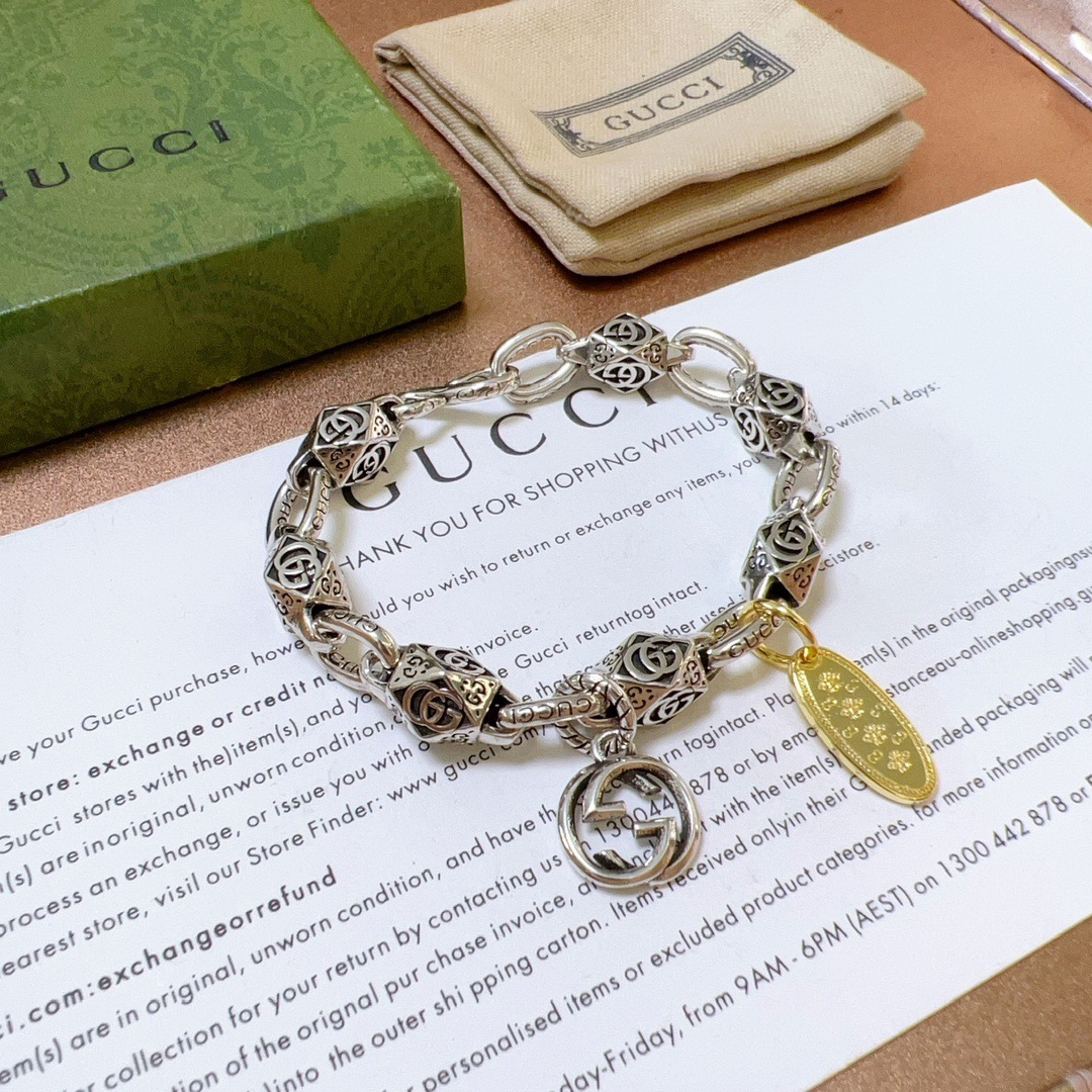 。 古驰推荐款2026最新出炉🌼 Gucci古驰手链最新款的经典款 精致无论款式 质感 都是绝对的顶尖f