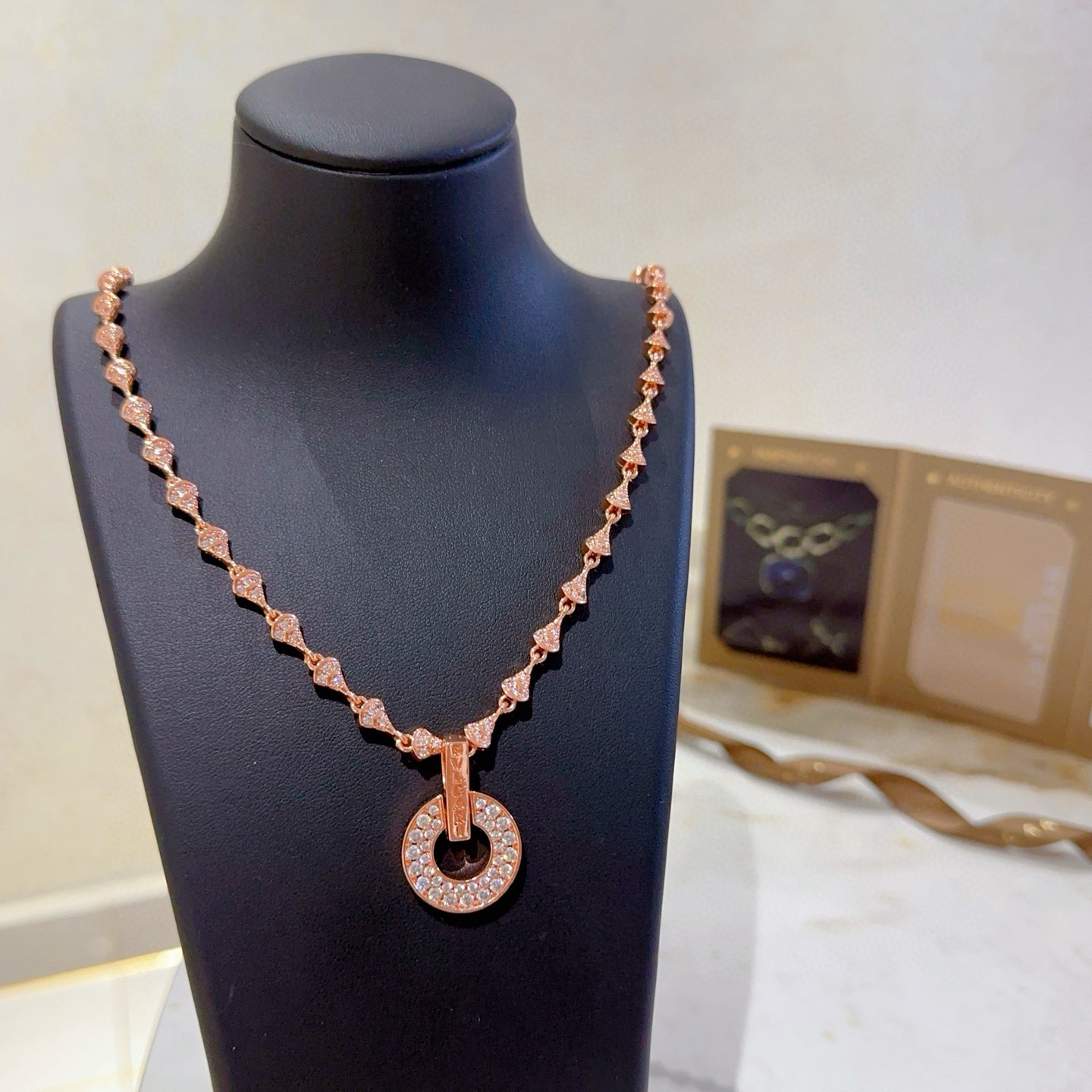 Bvlgari 宝格丽项链V金材质 BVLGARI宝格丽 DIVAS‘ DREAM 系列 品相完美