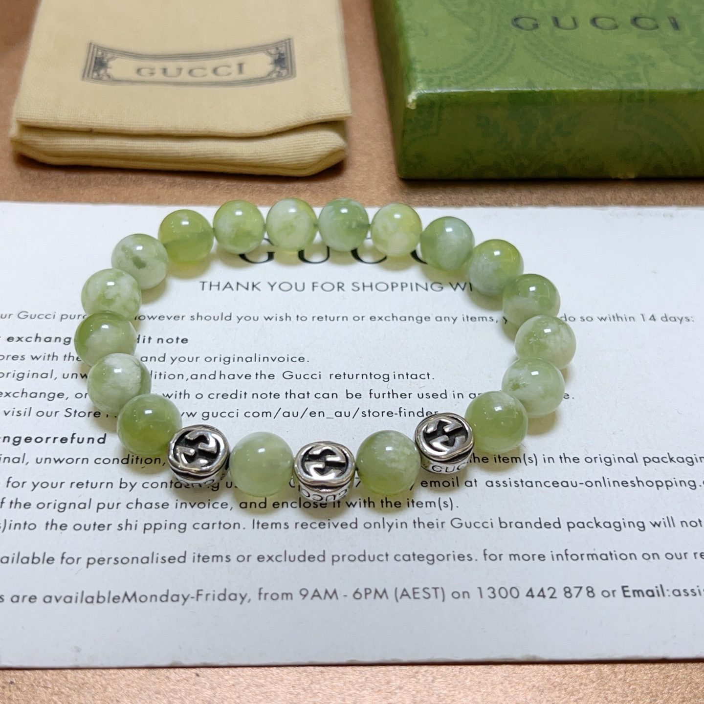 NO:678335,Batch of Gucci bracelets for men and women. The latest natural Bodhi milk cap stone bracelet is of higher quality. The same style for celebrities. Anger Forest series double G bracelet. Noble natural stone, supports stone testing. Size: 16-24 cm. Details are distressed. Not available in the market. Glossy version. Not available in the market. This model has been released. The best-selling model in Gucci. Very good to match clothes, high-quality jewelry, gucci, and bracelet.19860909批 古驰手链男女同款 最新款天然菩提奶盖石手链档次更高明星同款Anger Forest系列双g手链 高贵天然石,支持验石 尺寸:16-24厘米 细节对版做旧处理 非市面亮面版型 非市面普通做这款一直在出 古驰里面热卖款 非常好搭配衣服,饰品精品,gucci,bracelet,Jewelry