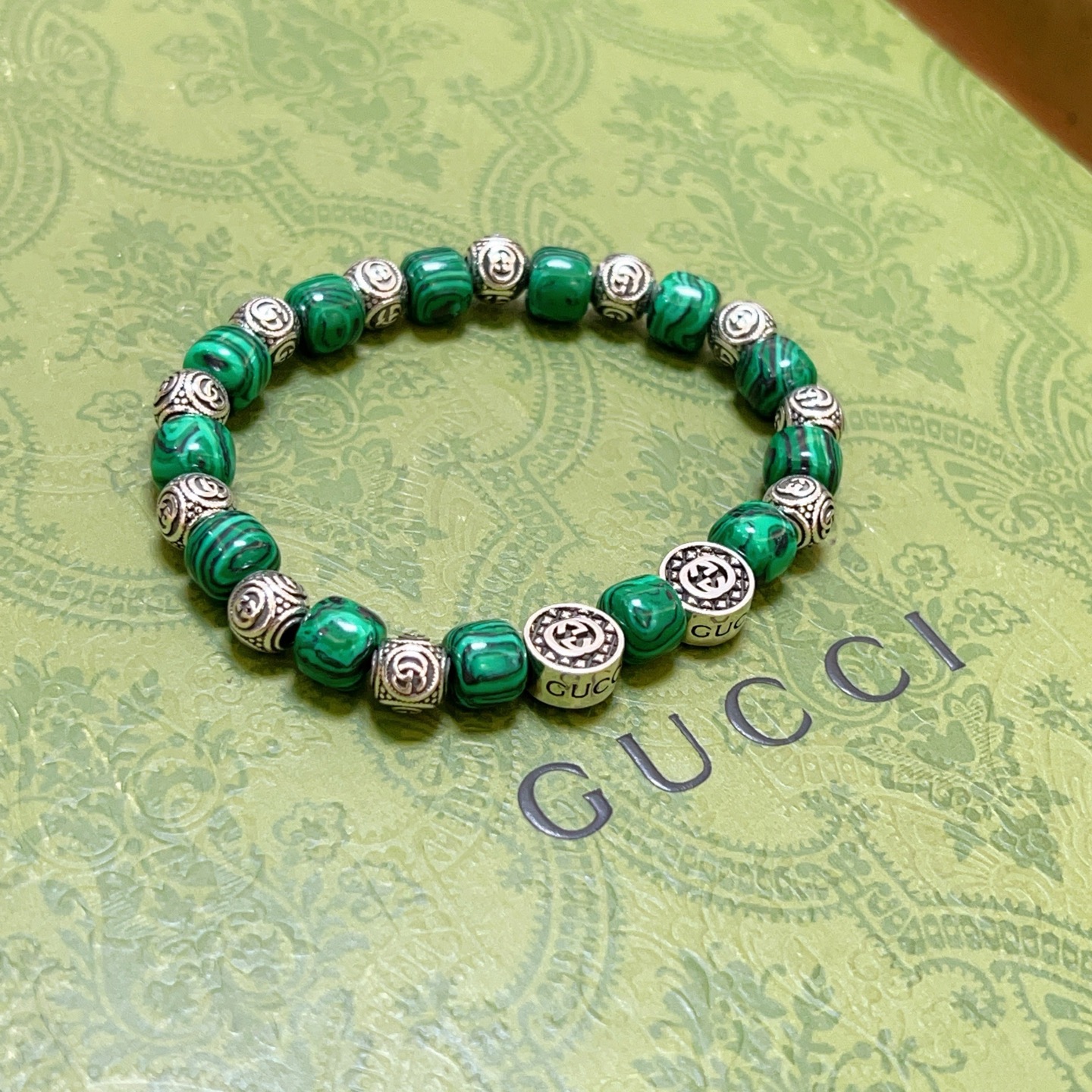 Gucci 新品发布 𝐆𝐮𝐜𝐜𝐢古驰手链 最新款孔雀石手链档次更高 Anger Forest系列双g水晶手链