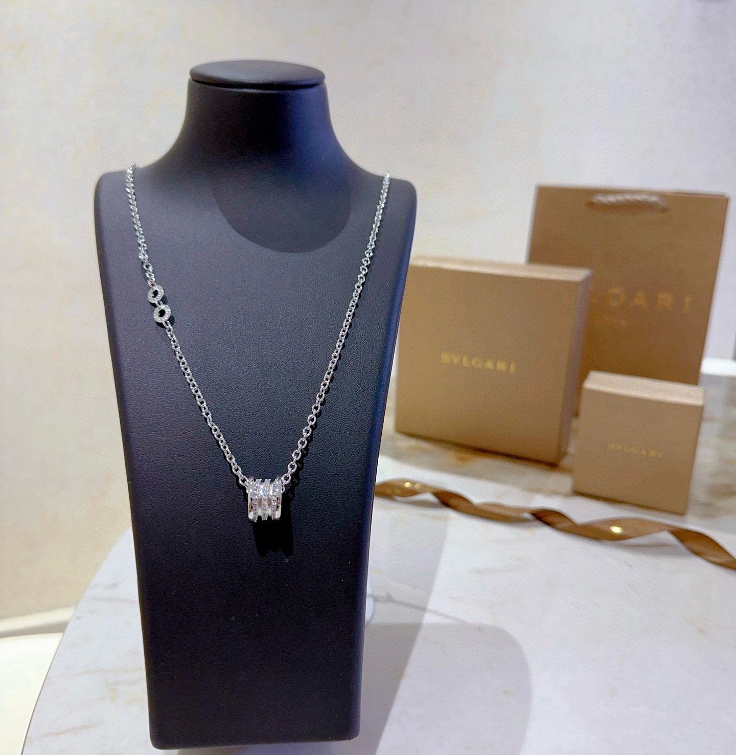 Bvlgari 宝格丽项链V金材质 BVLGARI宝格丽 DIVAS‘ DREAM 系列 品相完美