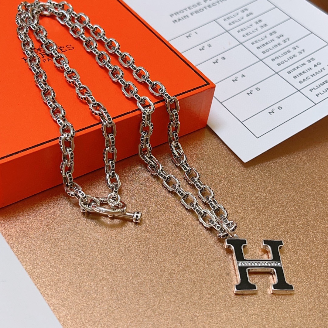NO:678384,Batch Hermès Necklace New Product Release HERMES Must-have Pig Nose Series Jewelry High-end Customization. High-end Chain Classic Matching Tag New Product Simple Fashion Counter Consistency Popular Styles Shipped and Easy to Manage Unique Design Necklace Worth Buying Avant-Garde A Must-have for Men and Women!  , jewelry boutique, hermes, hermes, necklace19860909批 爱马仕项链 新品发布 HERMES 必备款猪鼻子系列首饰 高端定制.高端链条经典搭配吊牌 新品 简单时尚专柜一致 火爆款出货穿搭轻松驾驭 设计独特 值得入手的项链 前卫 男女必备款！,饰品精品,hermes,hermes,necklace,Jewelry