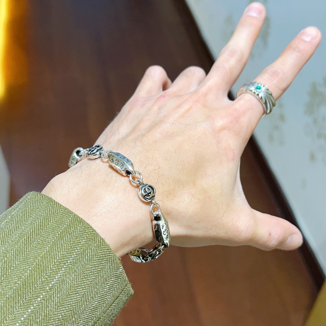 。 最新出炉奢华古驰手链。高端品牌定制 手链中的天花板 豪华阵容设计理念🌼 Gucci古驰手链最新款的经