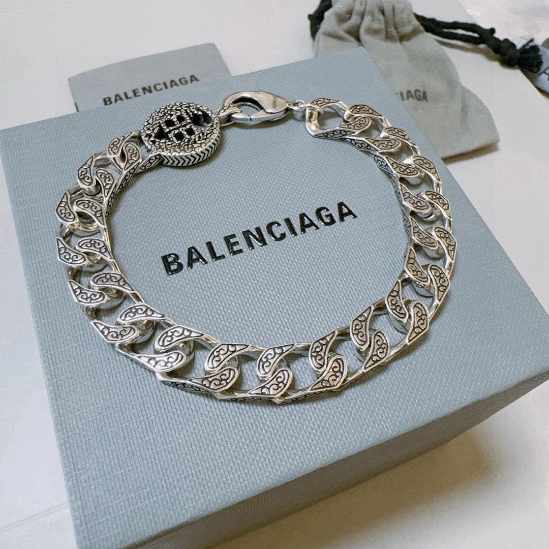 NO:678419,Batch. Original new product Balenciaga Balenciaga Bracelet Counter Same Balenciaga Bracelet Men's hot model shipped Unique design avant-garde A must-have for men and women!  Size 16-25cm, fine jewelry, balenciaga, balenciaga, bracelet19860909批. 原单货新品 巴黎世家 Balenciaga手链专柜一致巴黎世家手链 男士火爆款出货 设计独特 前卫 男女必备！码数16-25cm,饰品精品,balenciaga,balenciaga,bracelet,Jewelry