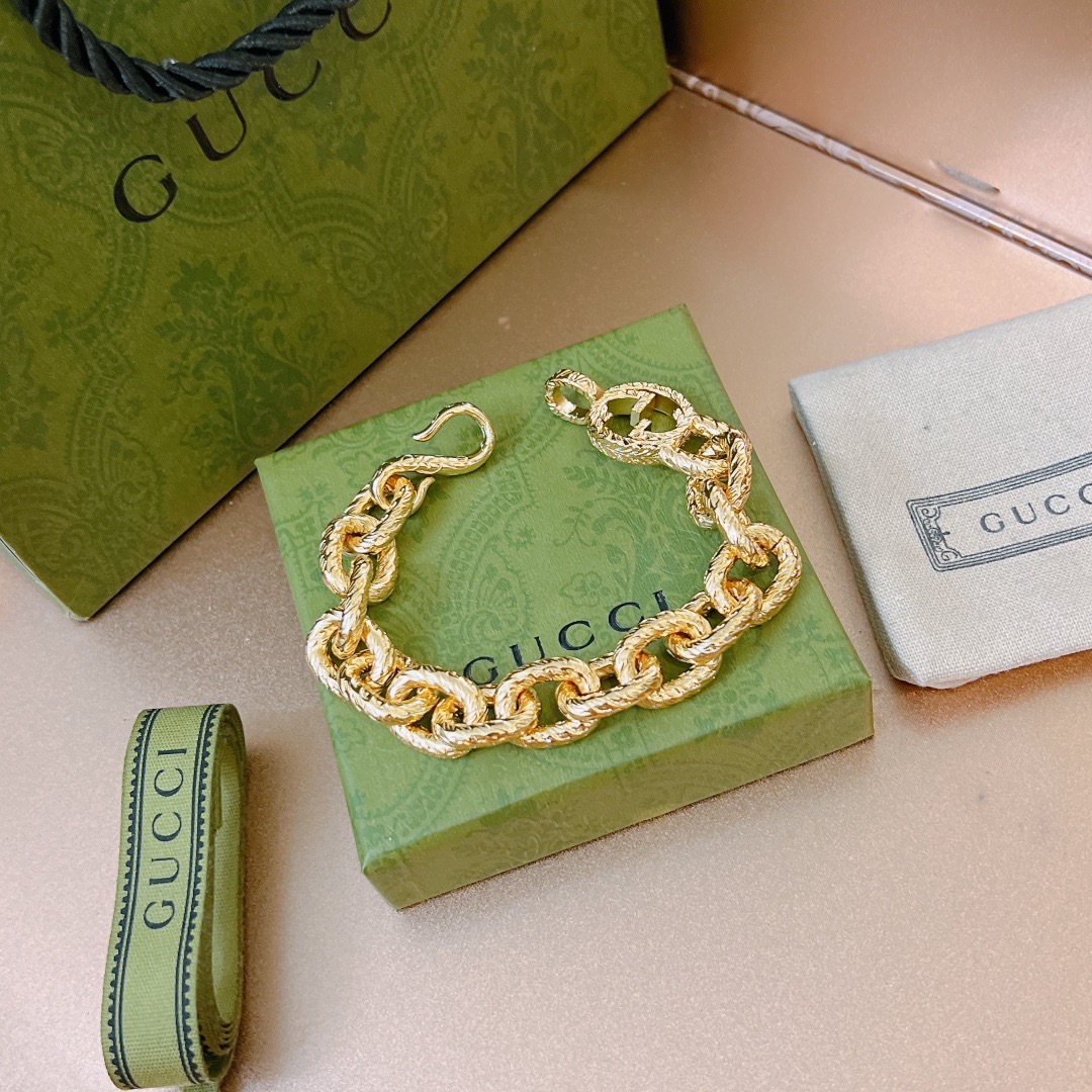 。太帅啦😘 2026最新出炉黄金土豪版手链 独家高品质🌼 Gucci古驰手链最新款的经典款 精致无论款式