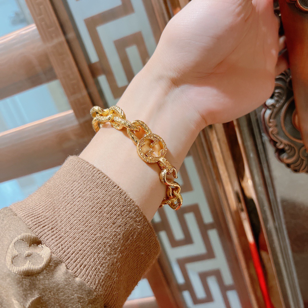 。太帅啦😘 2026最新出炉黄金土豪版手链 独家高品质🌼 Gucci古驰手链最新款的经典款 精致无论款式