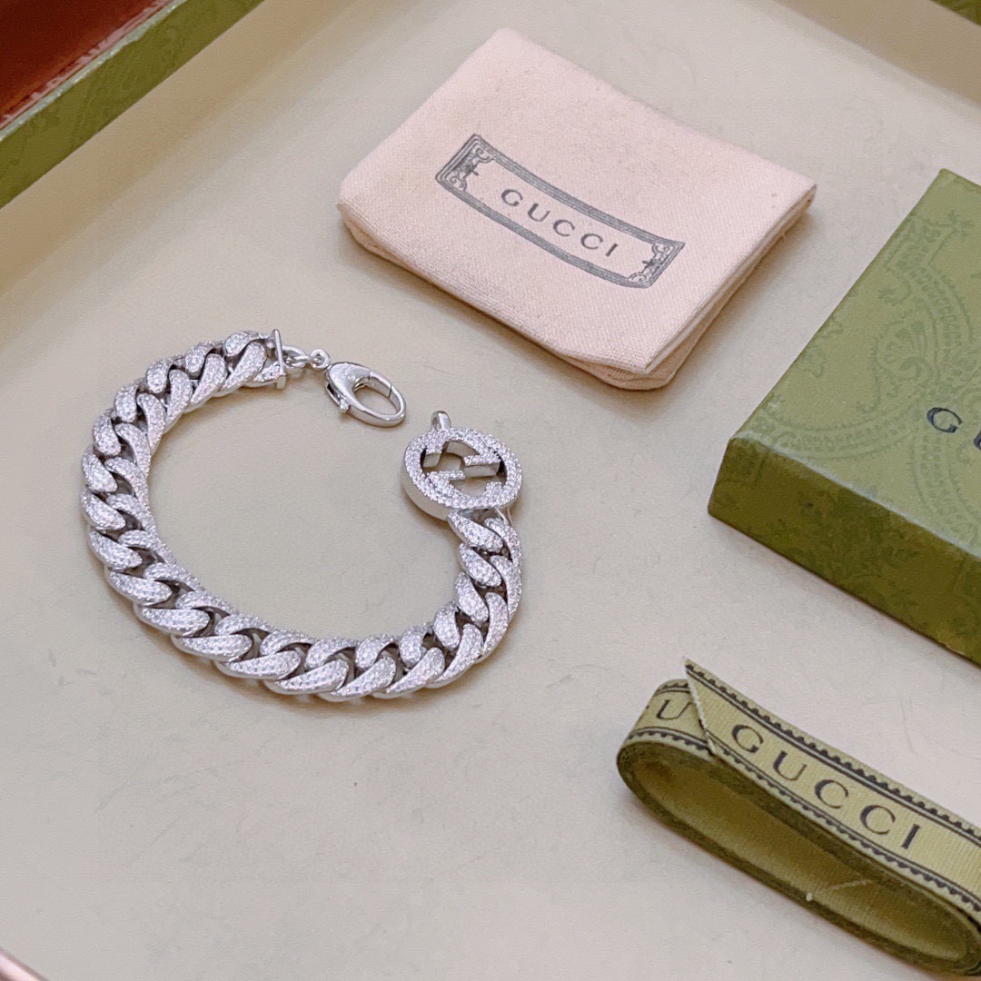 。 2026最新出炉满钻奢华古驰手链。手链中的天花板 闪闪亮亮 豪华阵容设计理念🌼 Gucci古驰手链最