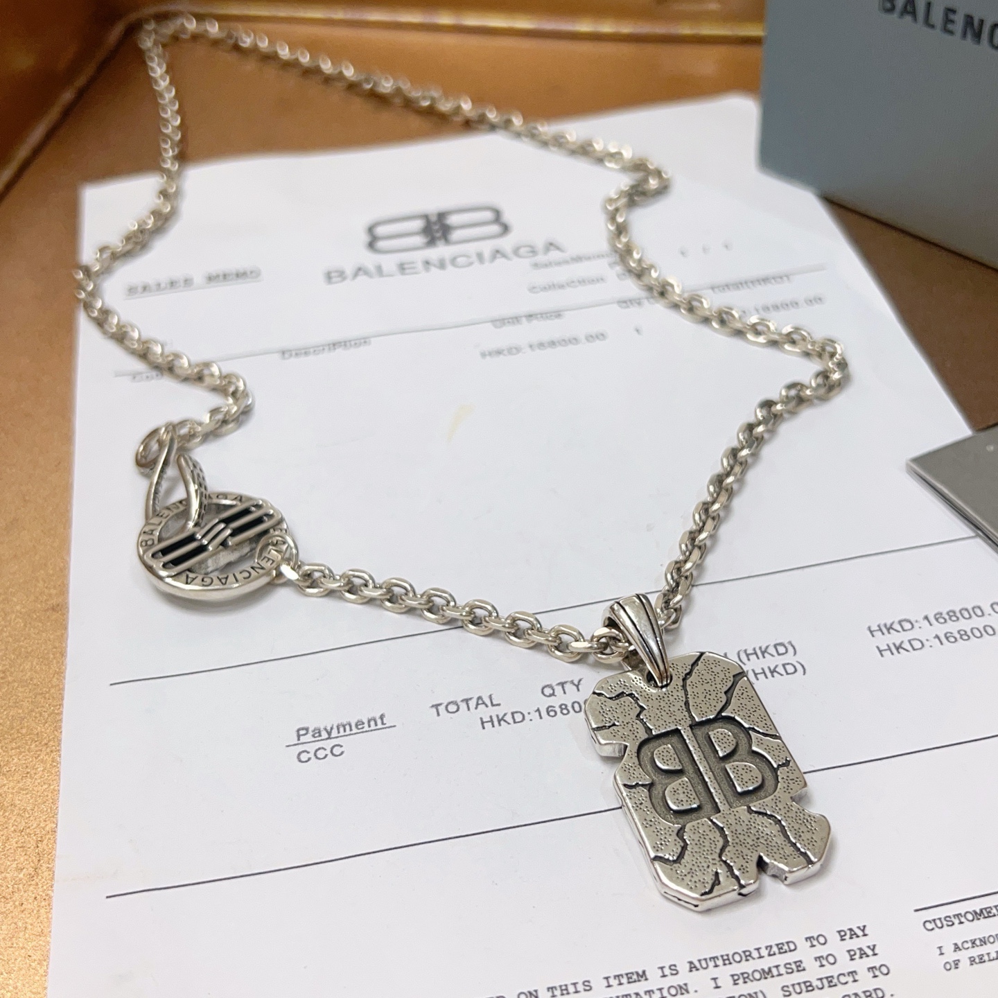 Balenciaga luxury necklace 4