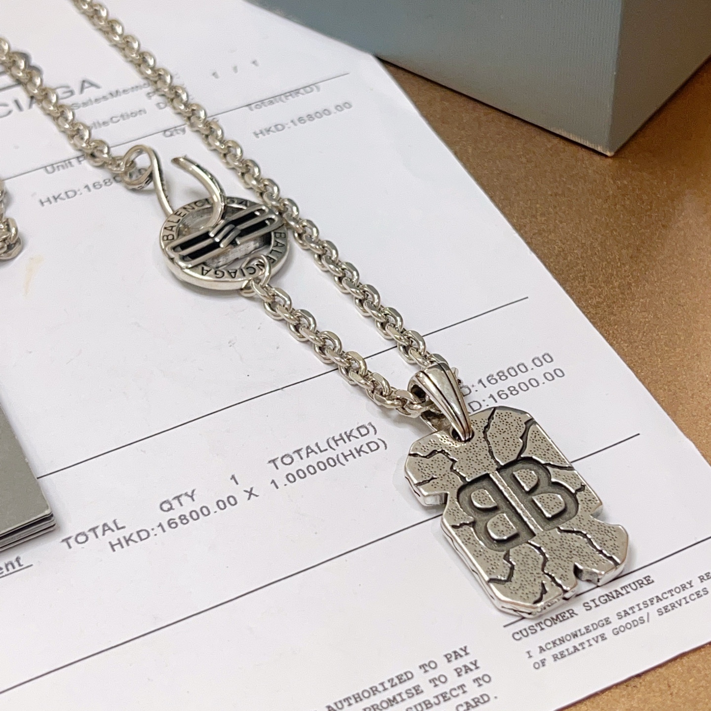 Balenciaga luxury necklace 2