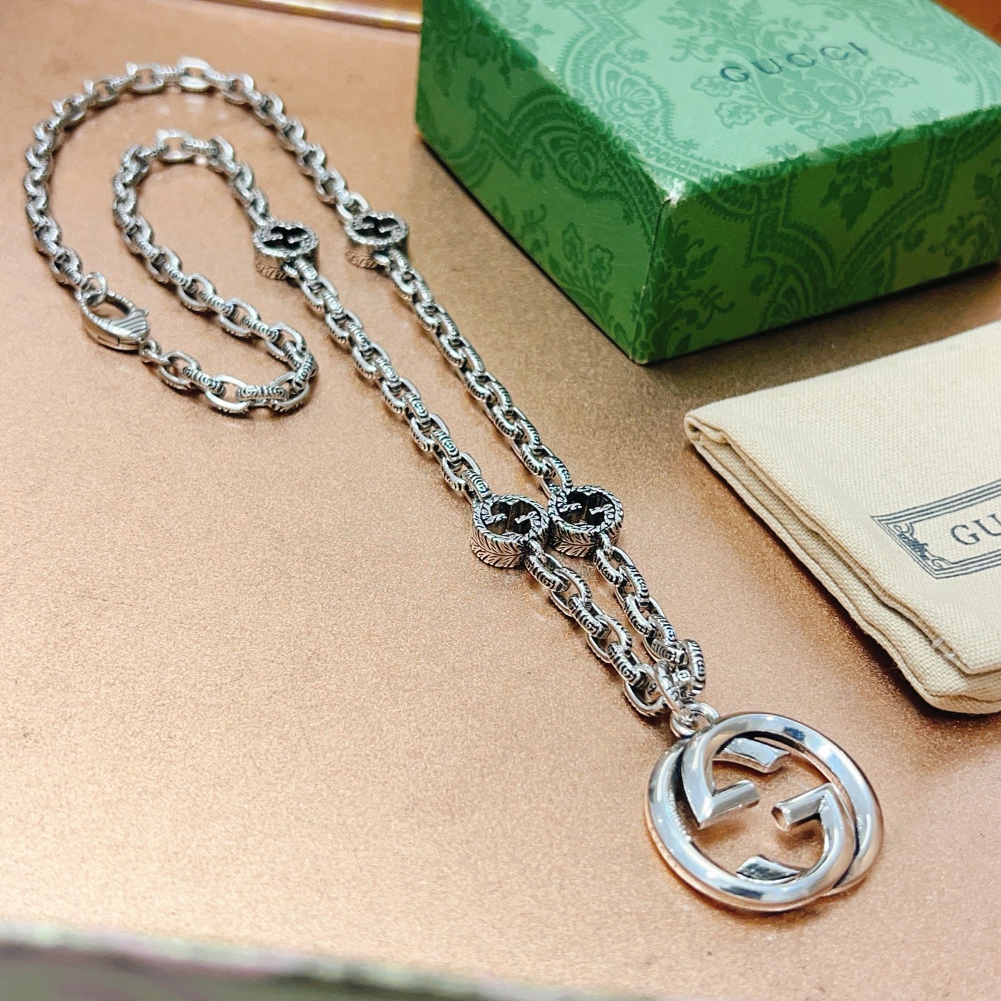 𝐆𝐮𝐜𝐜𝐢古驰项链最新款链条档次更高明星同款Anger Forest系列双G古驰项链细节对版做旧处理 非