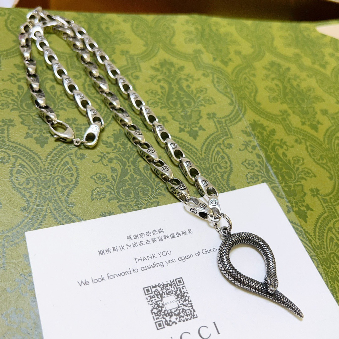 。太帅啦。 𝐆𝐮𝐜𝐜𝐢古驰项链 最新款链条档次更高明星同款经典款Anger Forest系列双G古驰项链