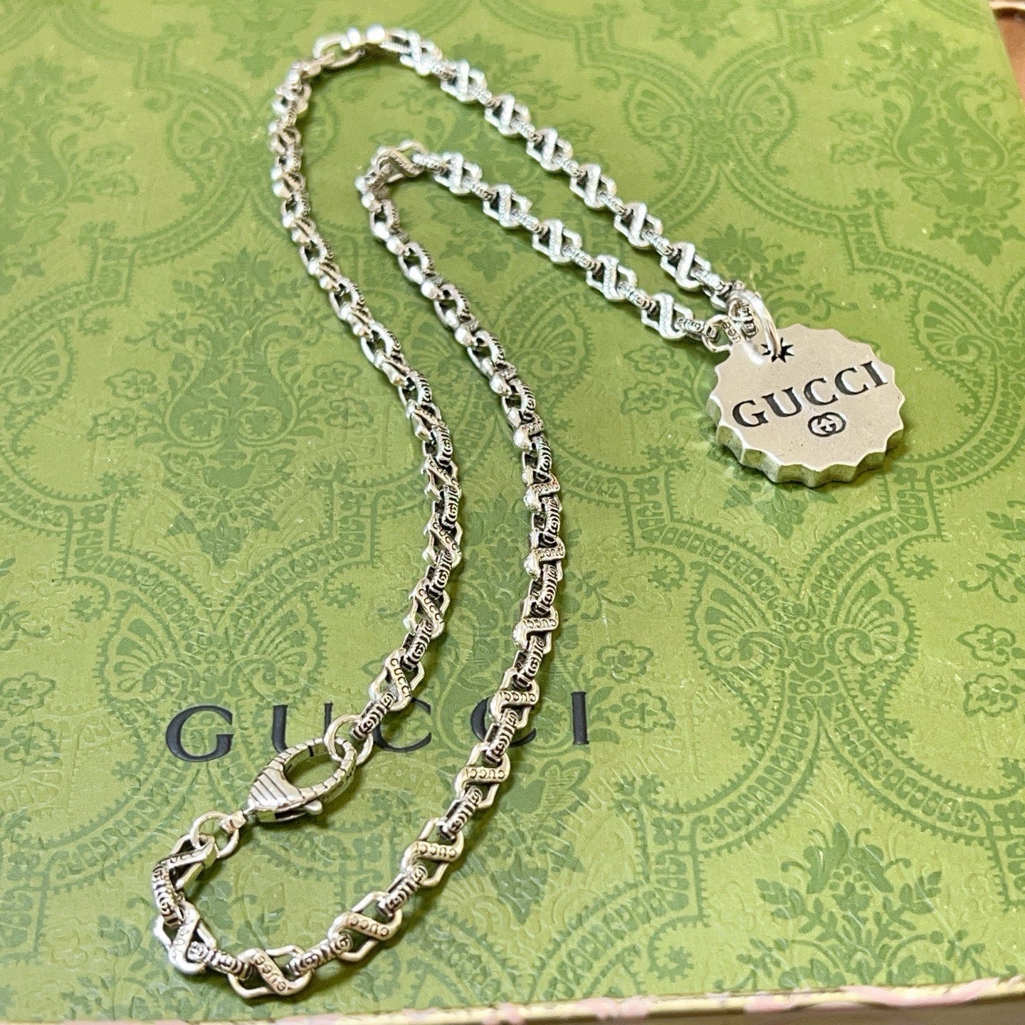 Gucci 不爆不发 小红书推荐 首选 𝐆𝐮𝐜𝐜𝐢古驰项链最新款链条档次更高 Anger Forest系列设计 古驰项链