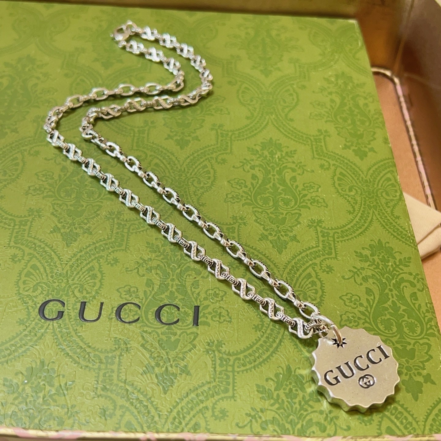 Gucci 不爆不发 小红书推荐 首选 𝐆𝐮𝐜𝐜𝐢古驰项链最新款链条档次更高 Anger Forest系列设计 古驰项链