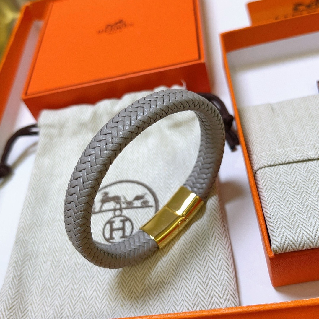 Hermes New H Braided Leather Bracelet bracelet Gray braided leather with gold-tone metal clasp T5 19cm circumference