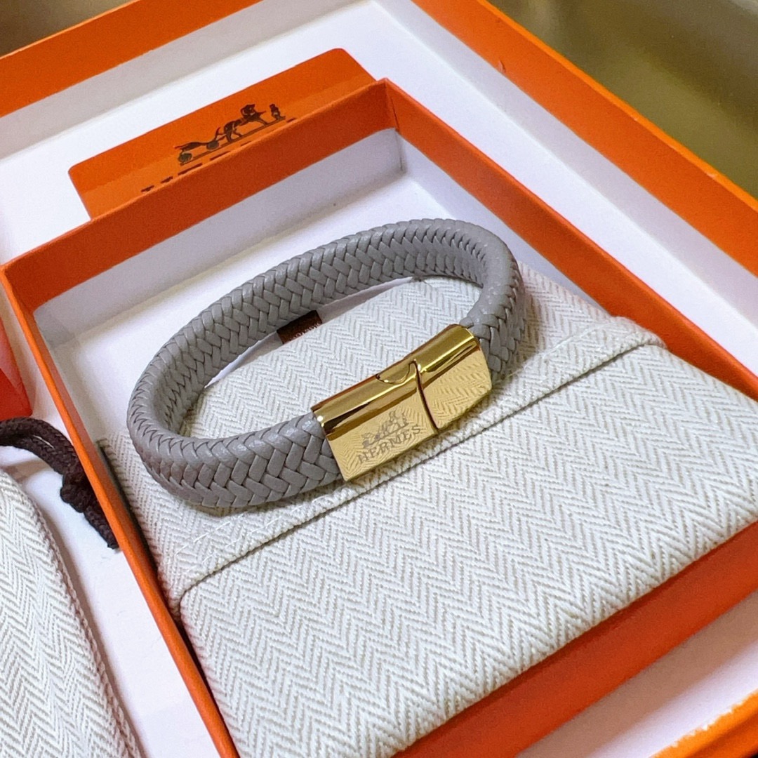 Hermes New H Braided Leather Bracelet bracelet Gray braided leather with gold-tone metal clasp T5 19cm circumference