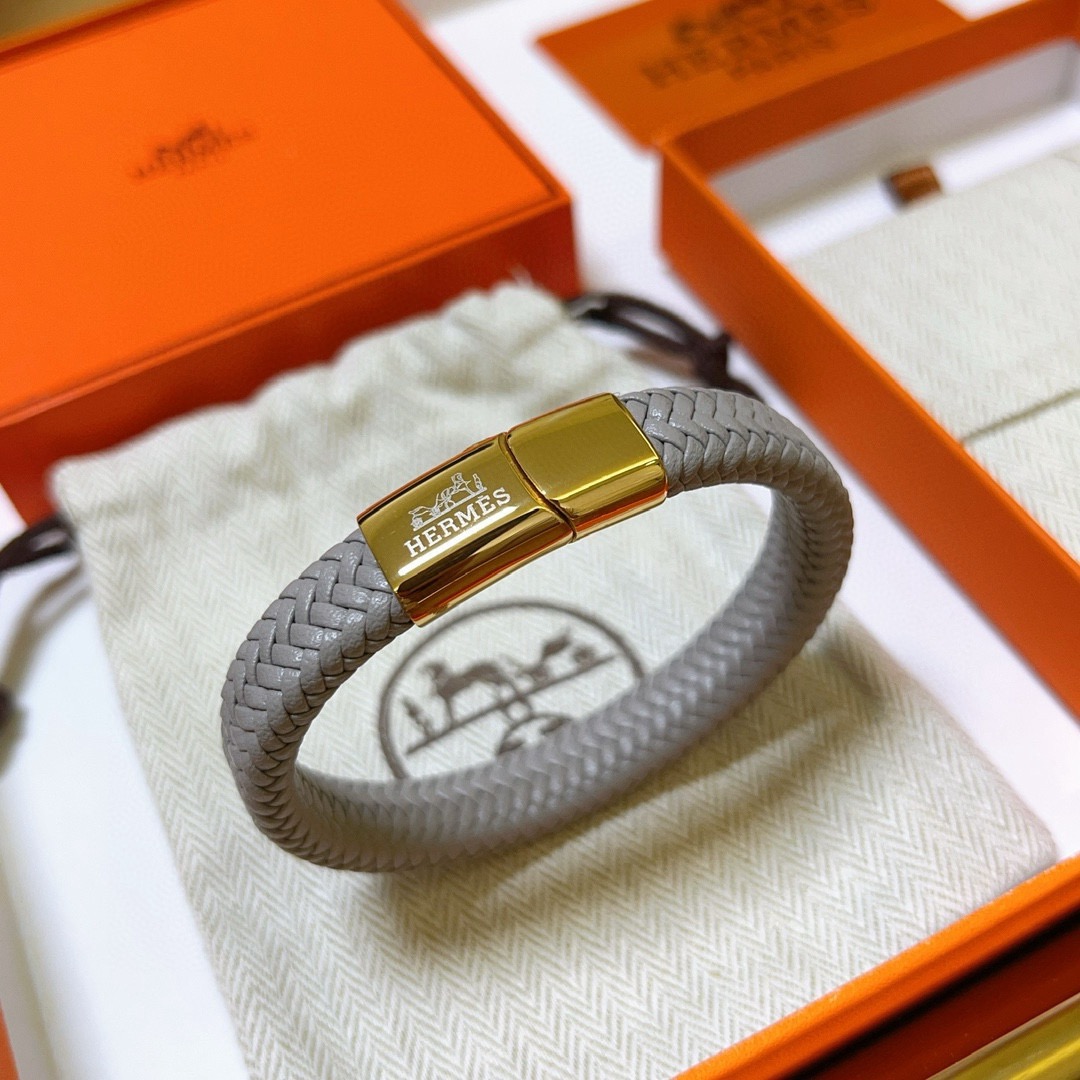 Hermes New H Braided Leather Bracelet bracelet Gray braided leather with gold-tone metal clasp T5 19cm circumference