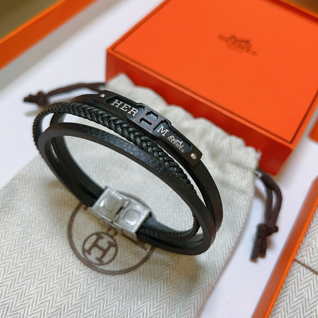Hermes H Series bracelet Black leather with gunmetal and silver-tone hardware 19cm