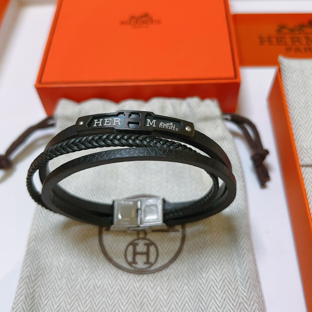 Hermes H Series bracelet Black leather with gunmetal and silver-tone hardware 19cm