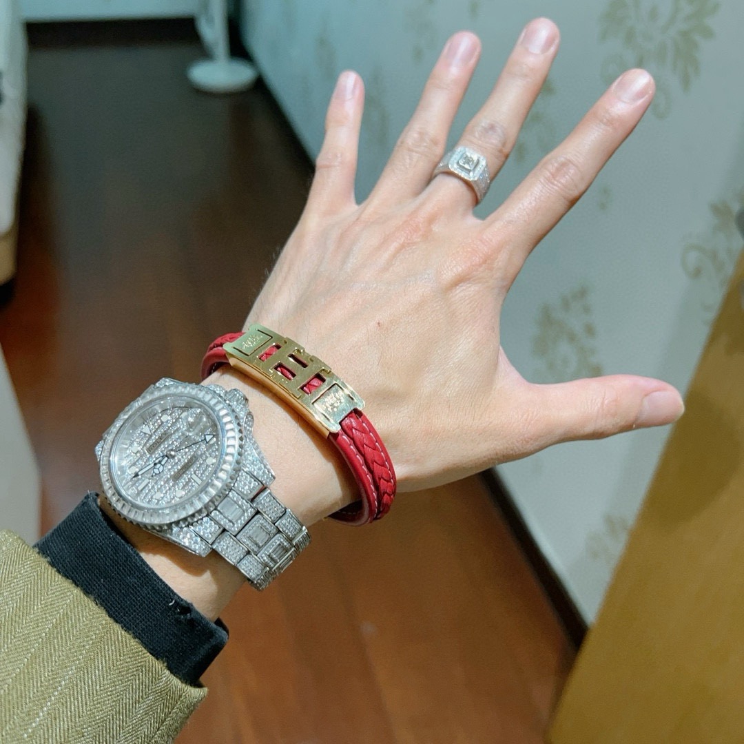 Hermès Classic H Series Handcrafted Leather Bracelet - Comprehensive 6