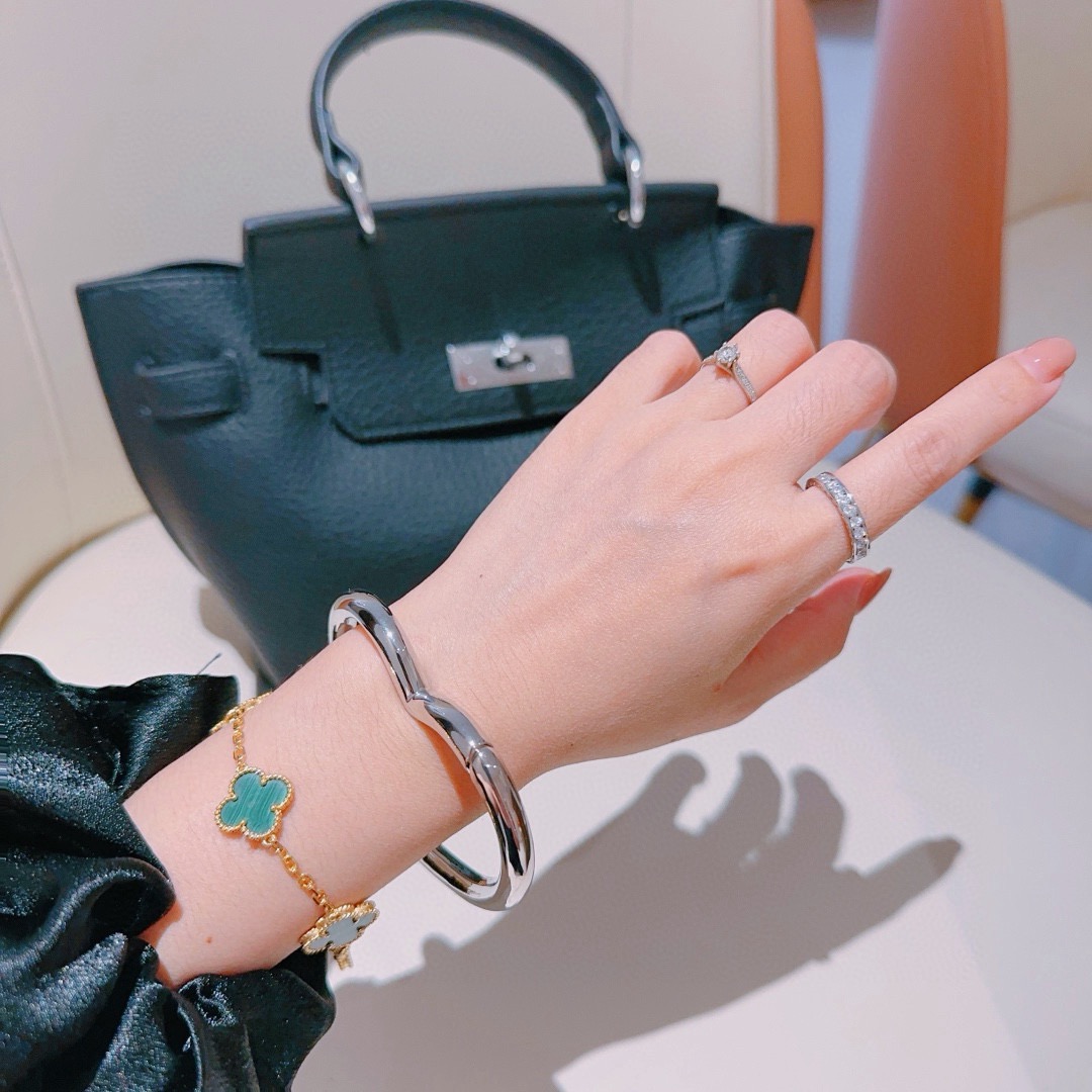 Hermes Heart Bangle bracelet silver-toned metal no gemstones 17cm inner circumference