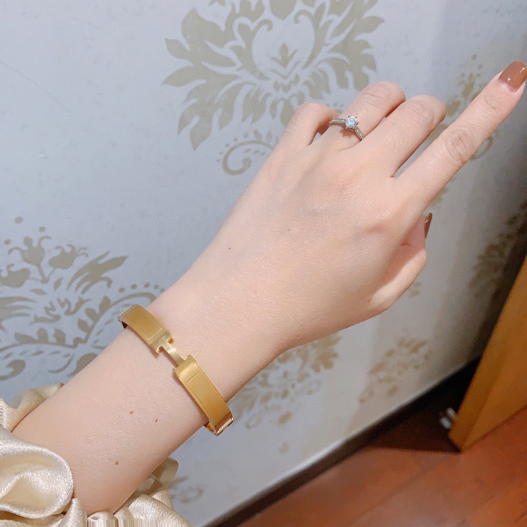Hermes Clic H bracelet Yellow gold rose gold silver no gemstones 17cm