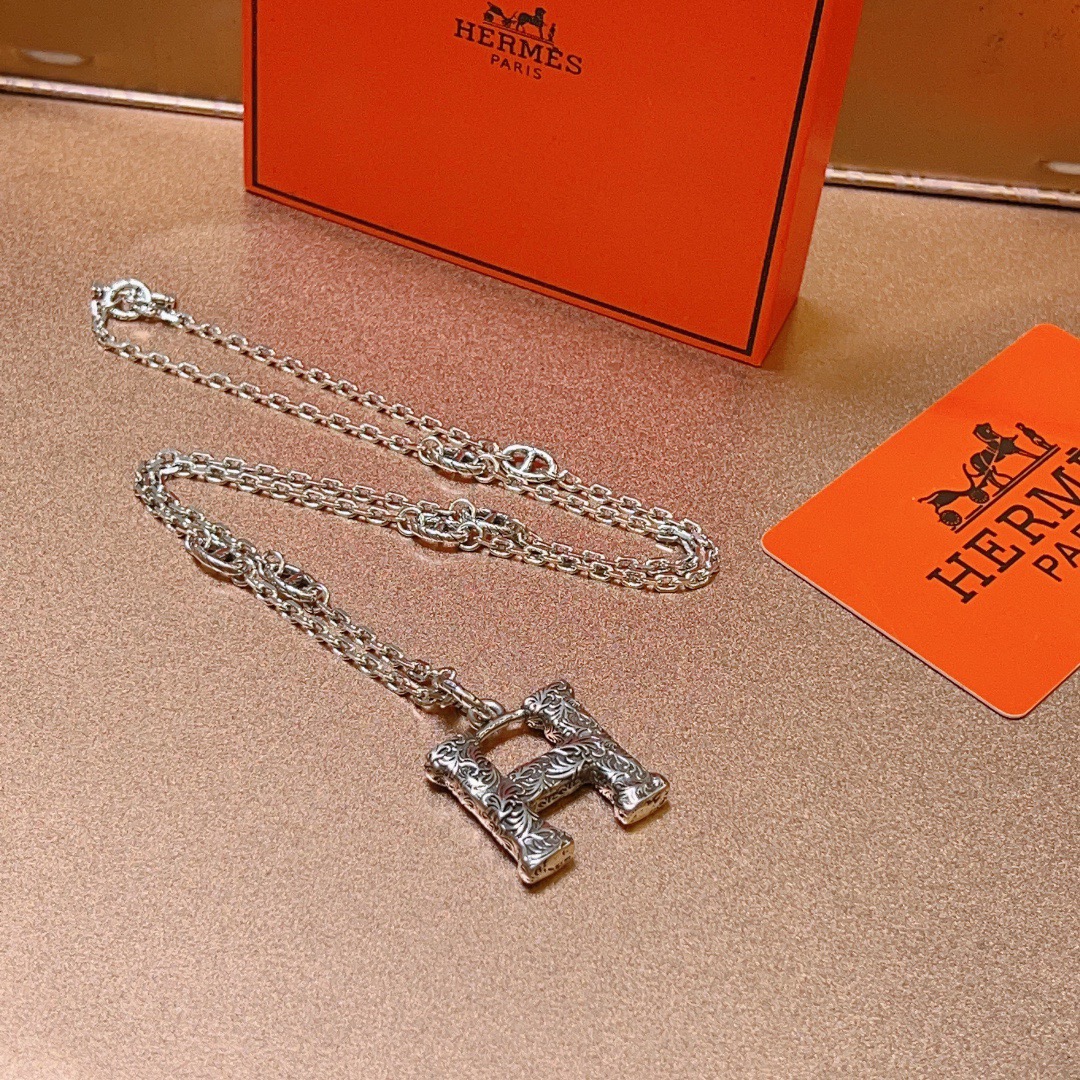 Hermès H Pendant Necklace - Comprehensive 7