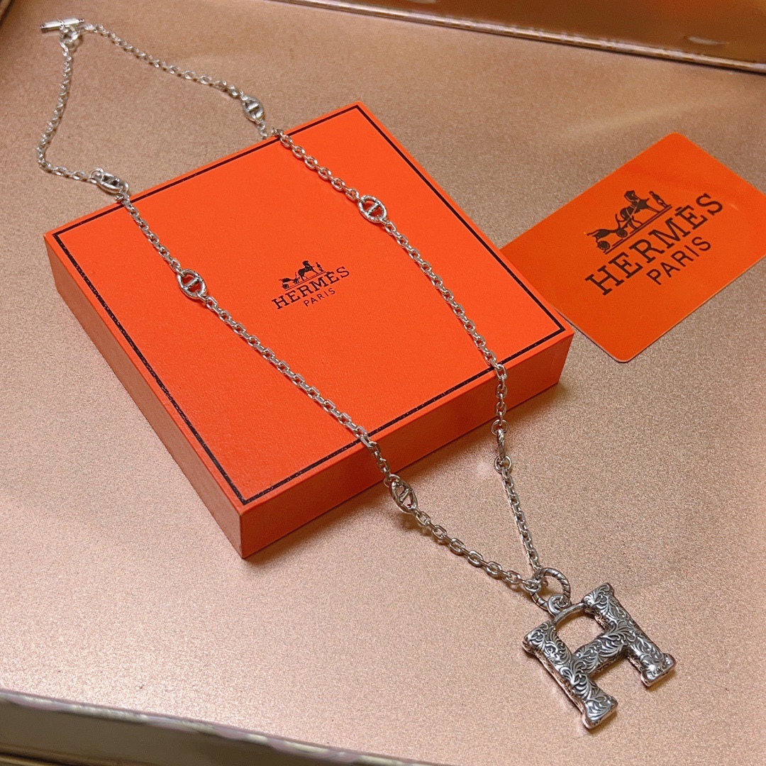 Hermès H Pendant Necklace - Comprehensive 8