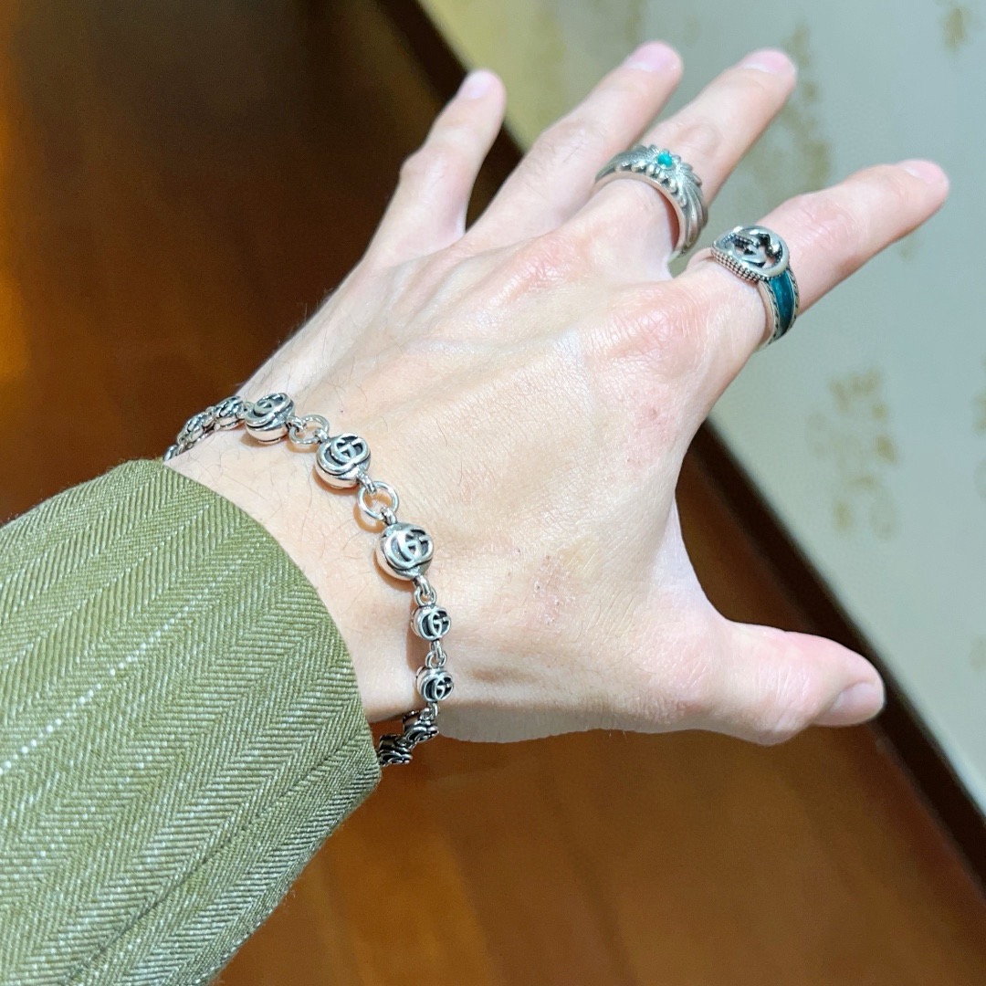 Gucci 𝐆𝐮𝐜𝐜𝐢古驰手链 奢华手串 最新款全件手链档次更高 Anger Forest系列双g 古驰手链