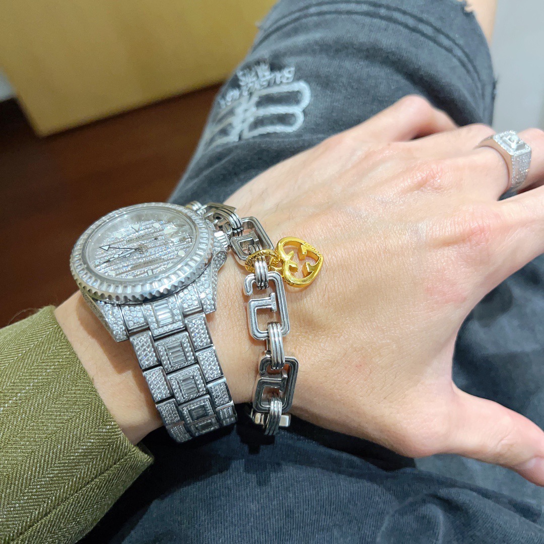 。 2026古驰新品手链出炉🌼 Gucci古驰手链最新款的经典款 精致无论款式 质感 都是绝对的顶尖fe