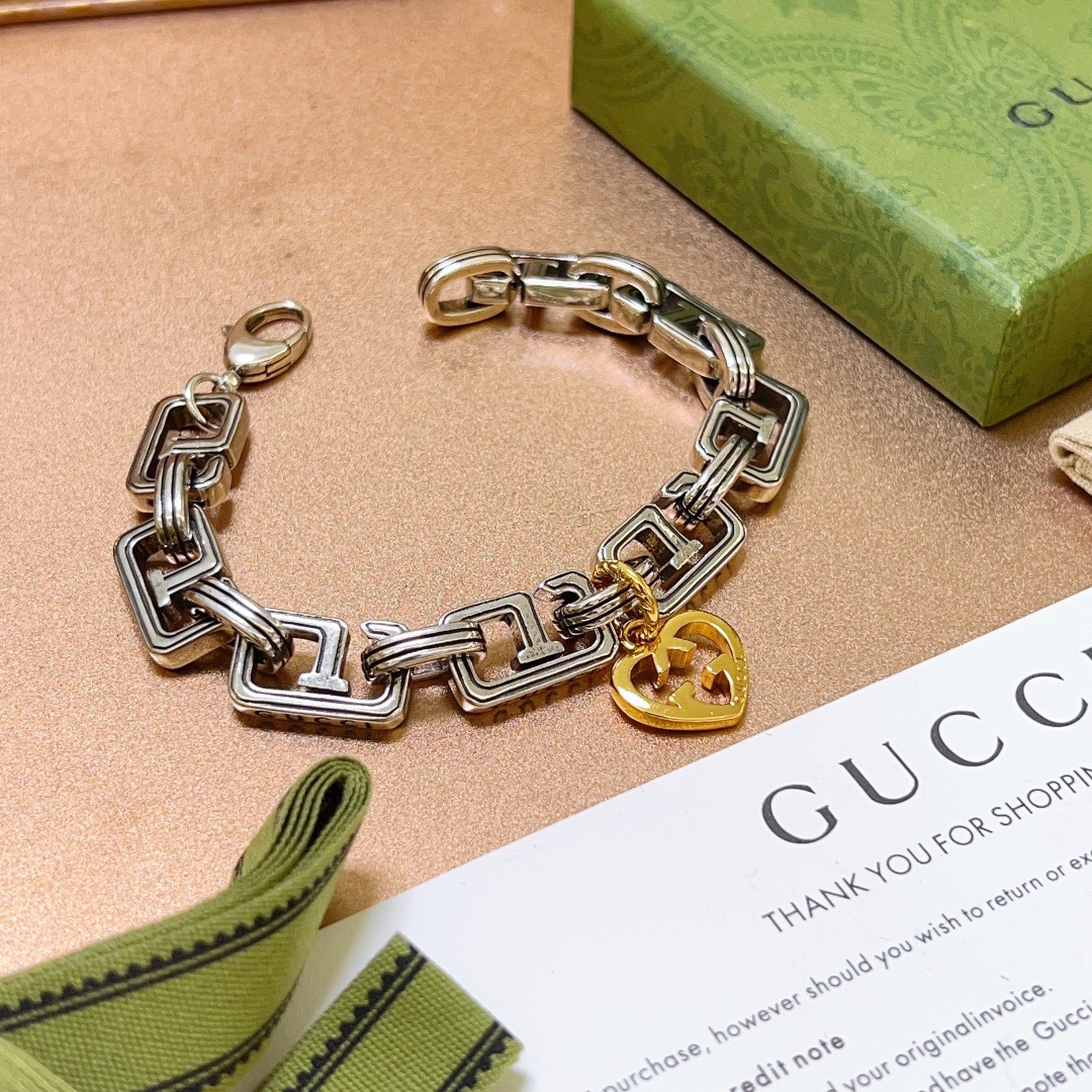 。 2026古驰新品手链出炉🌼 Gucci古驰手链最新款的经典款 精致无论款式 质感 都是绝对的顶尖fe