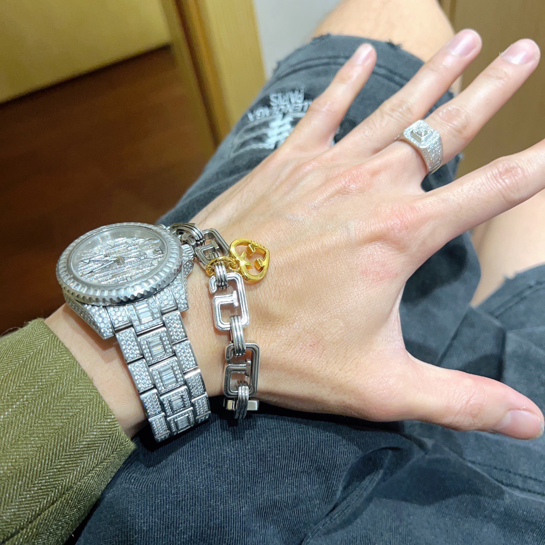 。 2026古驰新品手链出炉🌼 Gucci古驰手链最新款的经典款 精致无论款式 质感 都是绝对的顶尖fe