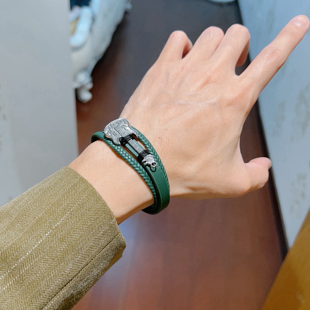 Gucci 新品发售 ‍⬛𝐆𝐮𝐜𝐜𝐢古驰手绳手环最新款纯手工头层牛皮材质档次更高 Anger Forest系列双G 款系列 银手链手绳