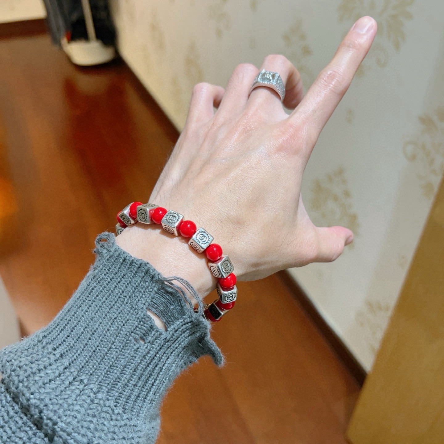 Gucci 新品发布 𝐆𝐮𝐜𝐜𝐢古驰手链 奢华古驰手串 红珊瑚手链水晶 最新款全件串珠手链档次更高 Anger Forest系列双g 古驰手链