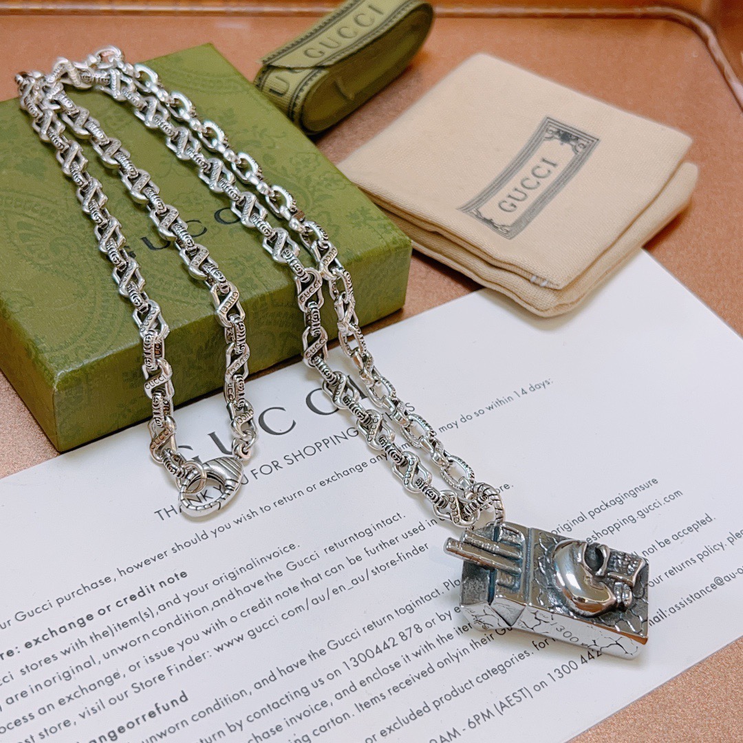 。。 新品发布👒不爆不发 抖音带货网红首选 𝐆𝐮𝐜𝐜𝐢古驰项链最新款链条档次更高明星同款Anger Fo