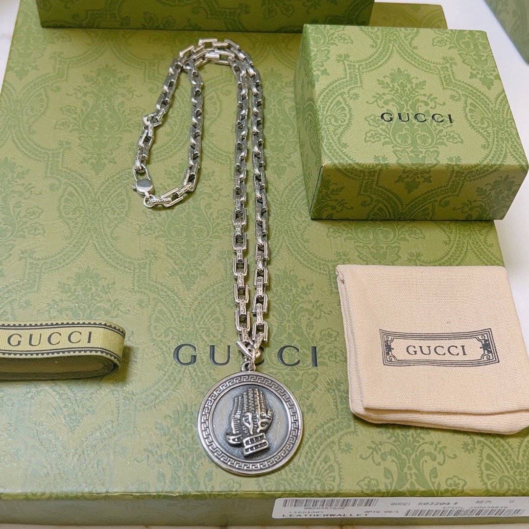 NO:688126,Batch Gucci Necklace 2026 Latest Chain with Higher Grade Stars Same Style Anger Forest Series Double G Gucci Necklace Personalized Design Silver Necklace Automatically Adjustable Length Details Distressed Version Non-market Glossy Version This Has Been Out Gucci’s Best-Selling Style Very Good Matching With Trendy Clothes, Boutique Jewelry, Gucci, Necklace19860909批 古驰项链2026最新款链条档次更高明星同款Anger Forest系列双G古驰项链个性设计银项链 可自动调节长度 细节对版做旧处理 非市面亮面版型 这款一直在出 古驰里面热卖款 非常好搭配潮流衣服,饰品精品,gucci,necklace,Jewelry