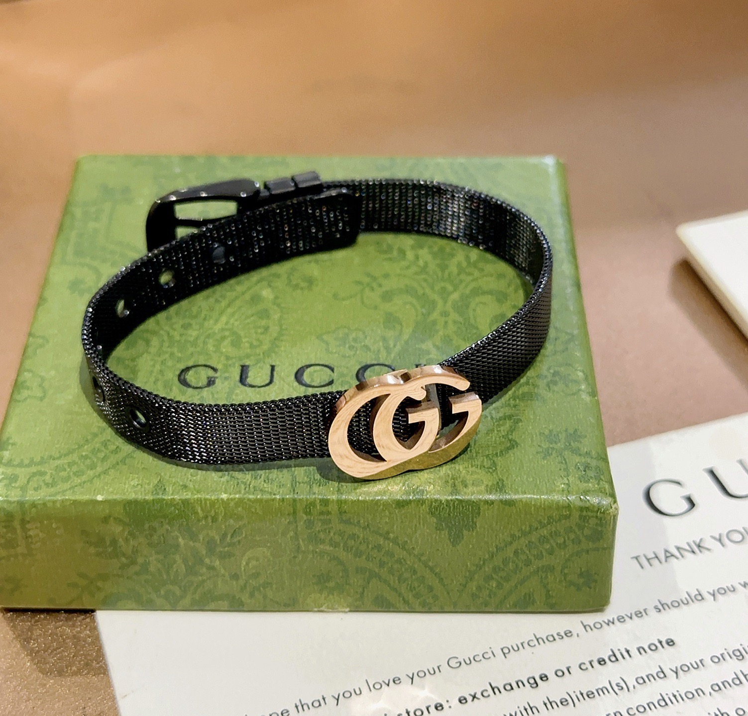 NO:688146,Batch. Gucci’s recommended 2026 latest Gucci bracelets are released. Gucci Gucci bracelets are the latest classic style. Exquisite regardless of style and texture, they are absolutely top-notch. You can understand the original logo at a glance. Super nice. The best choice to match clothes. A must-have artifact for men and women. Simple and elegant, low-key and luxurious. Boutique jewelry, gucci, gucci, bracelet19860909批. 古驰推荐款2026最新古驰手链出炉 Gucci古驰手链最新款的经典款 精致无论款式 质感 都是绝对的顶尖feel 只要看一眼就懂了原版logo 超 nice 搭配衣服最佳的选择,男女同款必备神器 简单又大气,低调显奢华,饰品精品,gucci,gucci,bracelet,Jewelry