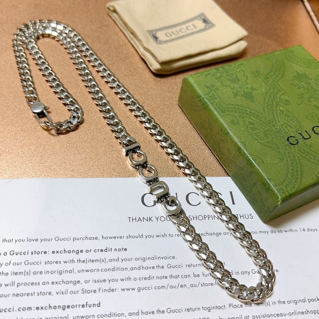 NO:705235,Batch of new products released, handsome Gucci necklace, latest chain, higher grade, same style as Anger Forest series double G Gucci necklace for celebrities, Gucci series necklace, details are distressed, non-market glossy version, this one has been out, best-selling model in Gucci, very good to match trendy clothes, fine jewelry, gucci, necklace19860909批 新品发布巨帅古驰项链最新款链条档次更高明星同款Anger Forest系列双G古驰项链 古驰系列项链 细节对版做旧处理 非市面亮面版型 这款一直在出 古驰里面热卖款 非常好搭配潮流衣服,饰品精品,gucci,necklace,Jewelry