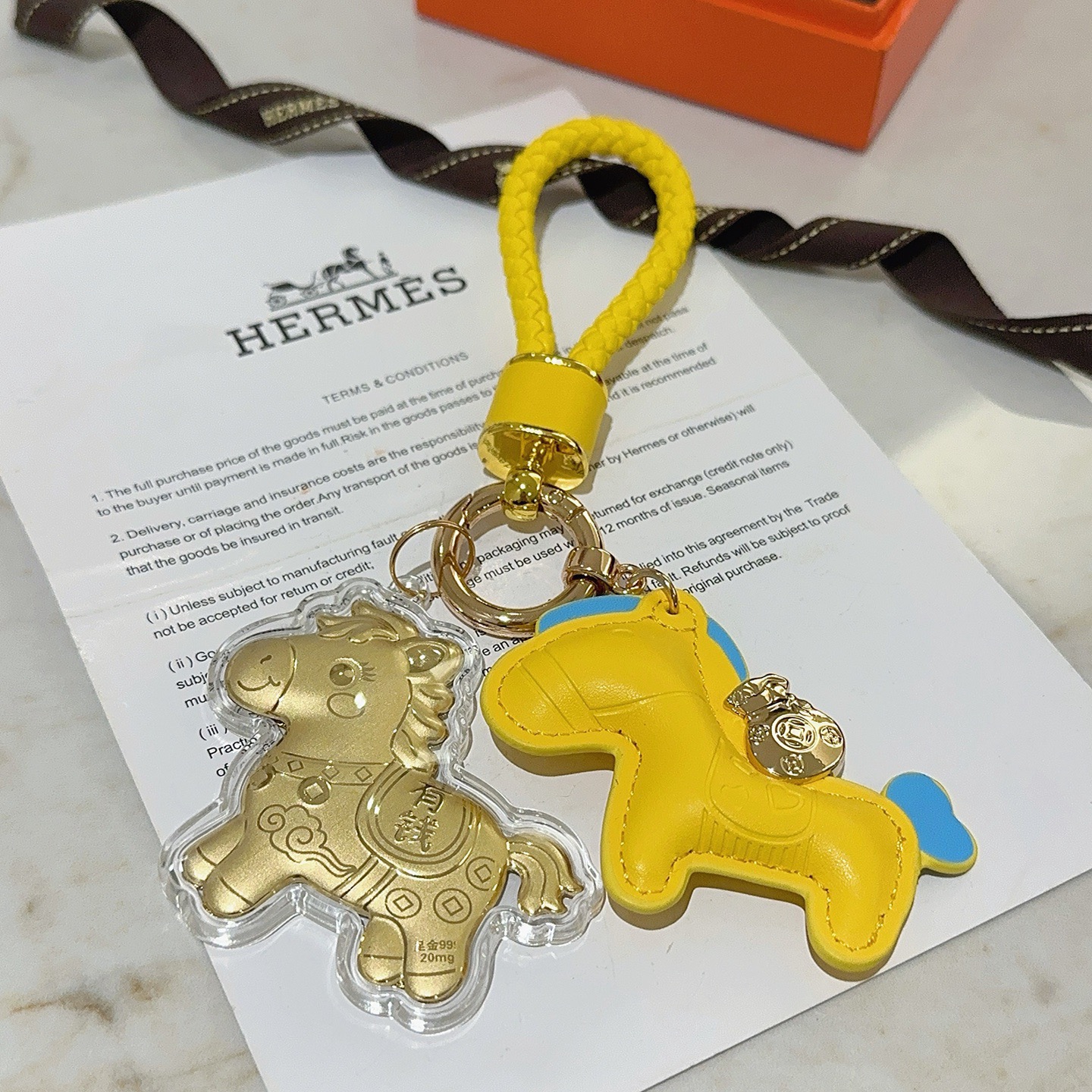 NO:705159,Batch. Year of the Horse gold version keychain, new Hermes keychain keychain, thickened version. High-end precision version [color][color] Many Internet celebrities have the same style. Hermès pendant keychain is a test of the master's craftsmanship. It is not easy to ensure that every detail is in place [color][color] High-end customization. Same style for men and women. Hermès is popular. 1:1 super fine star. The same k gold texture, crafted with high-end precision craftsmanship.  The car keychain is really awesome, fine jewelry, hermes, hermes, keychain, gold19860909批.马年黄金版钥匙扣新款Hermes爱马仕钥匙扣钥匙扣加厚版.高级精工版[色][色]众多网红同款 爱马仕挂饰钥匙扣太考验师傅的手艺了 要确保每个细节都到位不简单[色][色] 高端定制 男女同款 爱马仕火爆 1:1超精赞明星 同款 k金质感,精工高端工艺打造出炉. 车钥匙扣上真的赞爆,饰品精品,hermes,hermes,keychain,gold,Jewelry