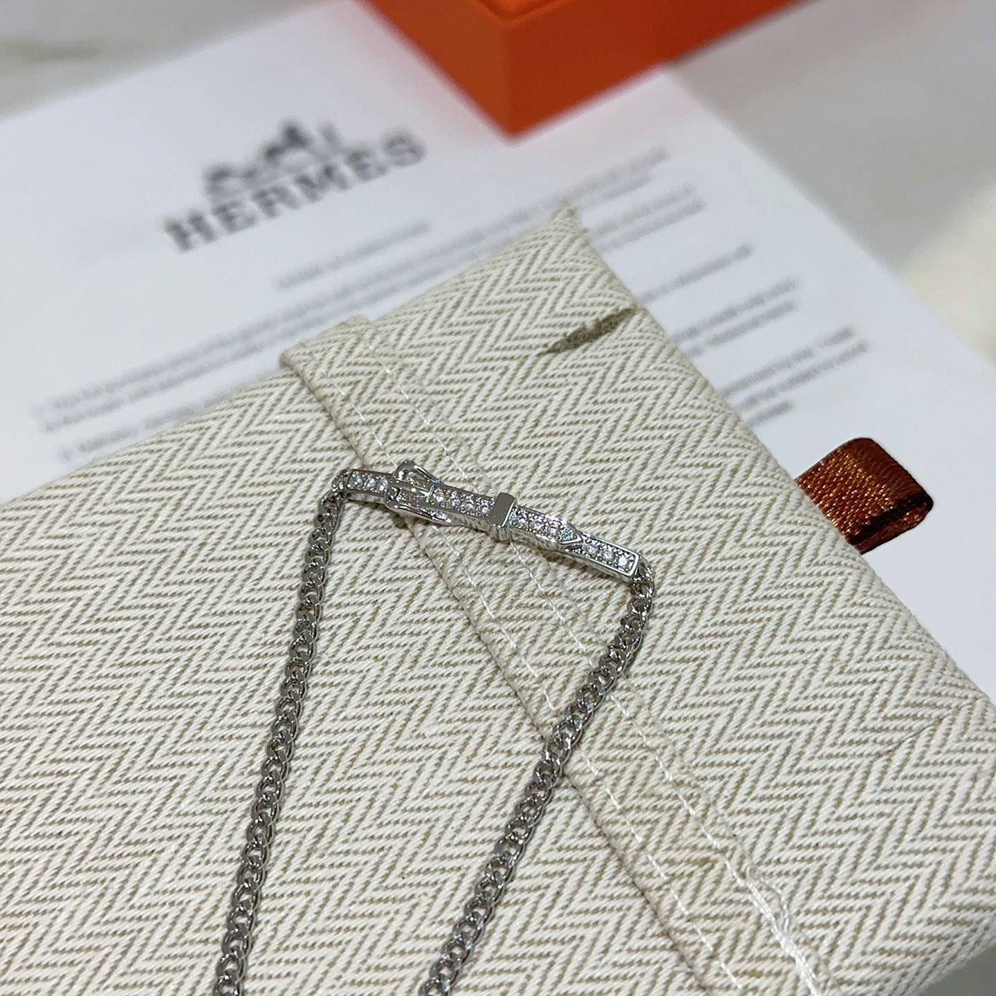 Boucle de ceinture Hermes Bracelet diamant Métal argenté avec accents de diamants clairs 17 cm
