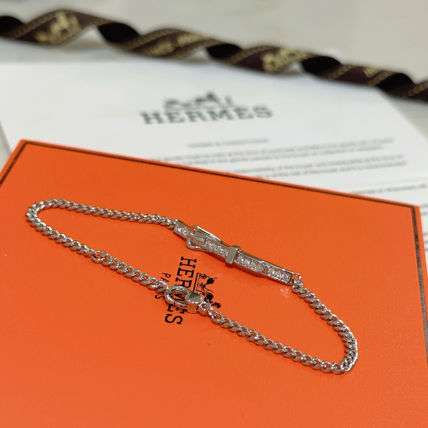 Boucle de ceinture Hermes Bracelet diamant Métal argenté avec accents de diamants clairs 17 cm