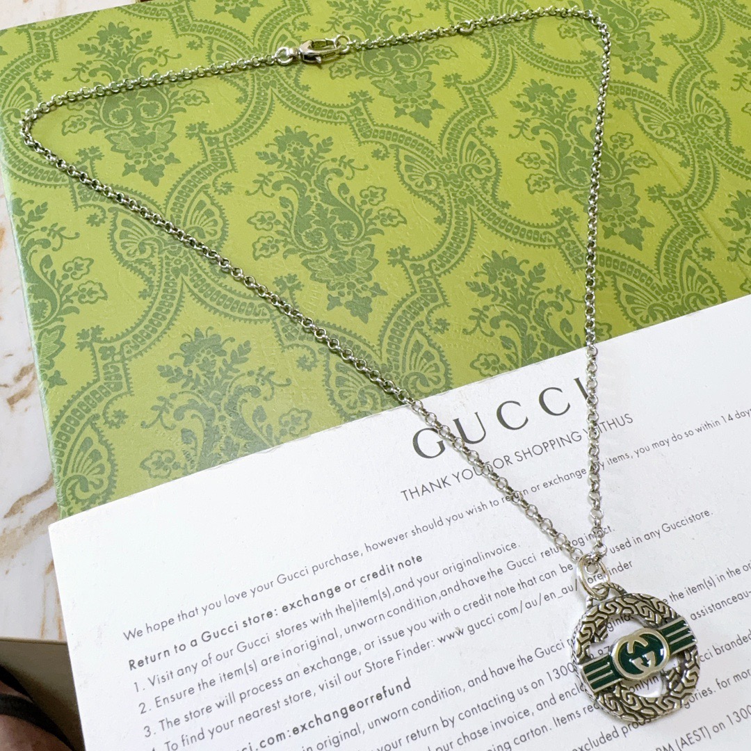 NO:705172,The latest Gucci necklace has a higher grade. The same model as the star's Anger Forest series. Double G classic design concept necklace series. Retro silver necklace. The details are distressed. The shiny version is not available in the market. This one has been on the market. It is a best-selling model in Gucci. It is very suitable for trendy clothes, fine jewelry, gucci, necklace.19860909批古驰项链最新款链条档次更高明星同款Anger Forest系列双G经典款设计理念项链系列复古银项链 细节对版做旧处理 非市面亮面版型 这款一直在出 古驰里面热卖款 非常好搭配潮流衣服,饰品精品,gucci,necklace,Jewelry