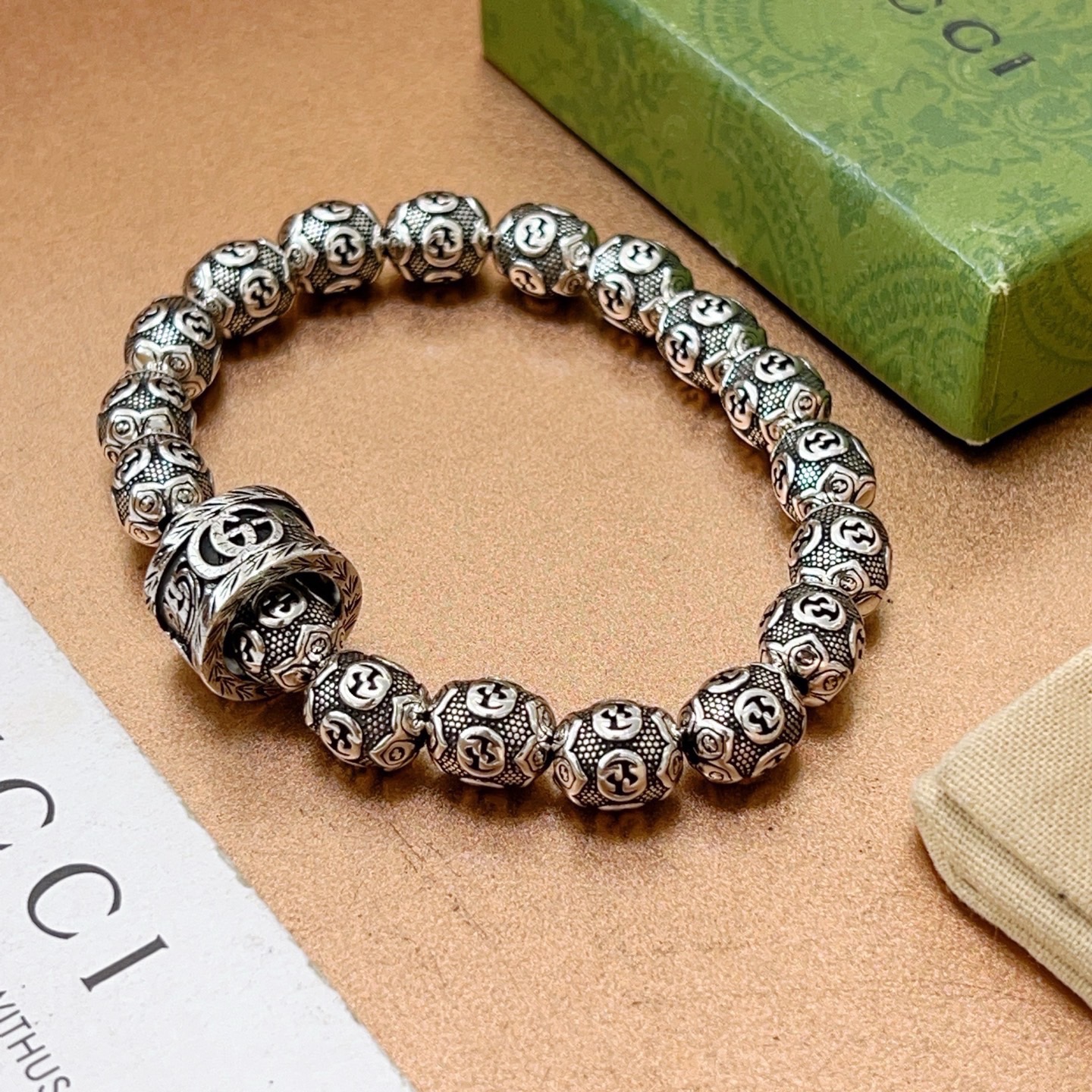 NO:705202,Batch New Product Launch Gucci Bracelet Counter Seiko Version Ancient Silver Accessories Gucci Bracelet Thai Silver Style Gucci Bracelet Star Same Style for Men and Women Retro Old Style Original Reproduction Purely Handmade ~ Genuine Open Mold Trendy Fashion Must-Have Can Be Weared by Men and Women Same Style for Couples Rock Punk Thai Silver Style Retro Elements Trendy and Versatile I Love Ordering Remarks Size 16cm to 24cm, Boutique Jewelry, Gucci, Bracelet19860909批 新品发布会古驰手链专柜精工版本古银配件古驰手链 泰银风格古驰手链 明星同款男女款 复古做旧风 原版复刻 纯手工打造 ～正品开模潮流时尚必备 男女均可佩戴 情侣款同款 摇滚朋克泰银风格 复古元素 潮流百搭 超级喜欢下单备注尺寸 16厘米到24厘米,饰品精品,gucci,bracelet,Jewelry