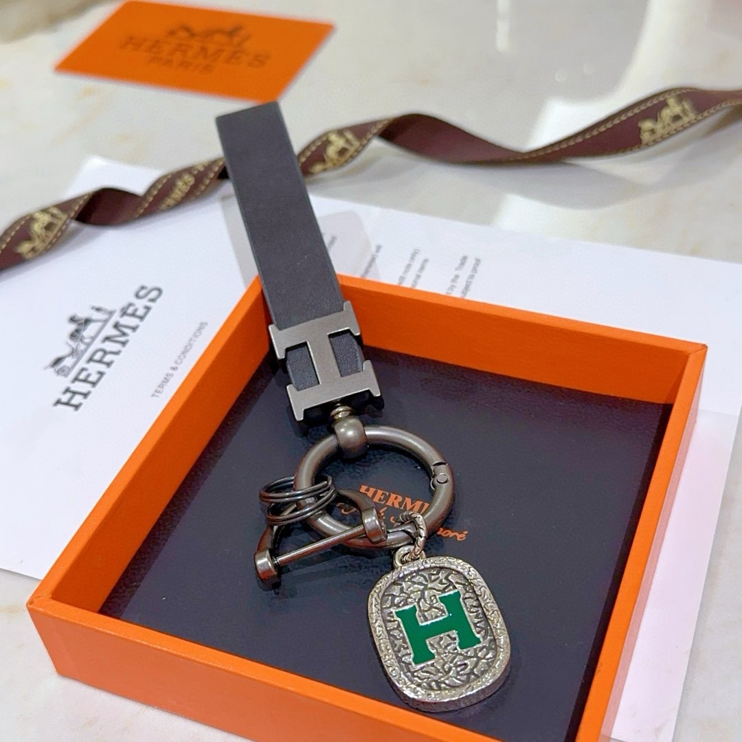 Hermes necklace